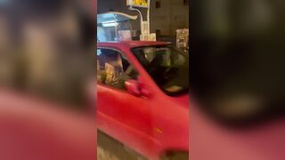 LA STAI SVENTRANDO PROPRIO - NAPOLETANI BECCATI A SCOPARE IN MACCHINA