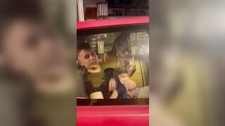 LA STAI SVENTRANDO PROPRIO - NAPOLETANI BECCATI A SCOPARE IN MACCHINA