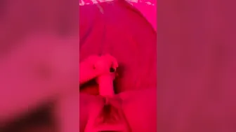 Elena B. si masturba con dildo Ofans