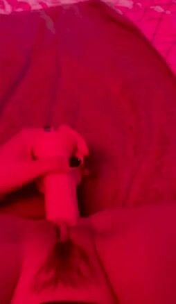 Elena B. si masturba con dildo Ofans