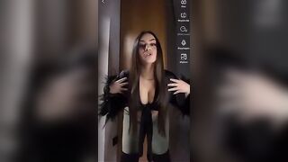 Teen chiappona Napoletana con grosse pere