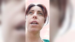 SI SONO UNA TROIA - Esibizionista toscana con lush nella fica cammina per strada