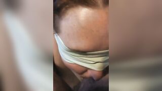 Succhia il cazzo bendata - Moglie rossa italiana