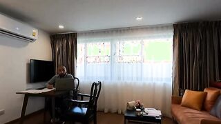 Pompino e bella scopata con domestica puttana AMATORIALE ITALIANO