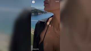 Cristina Buccino bikini bollente