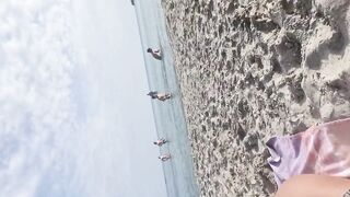 Miriam More e Francesca Palma in spiaggia