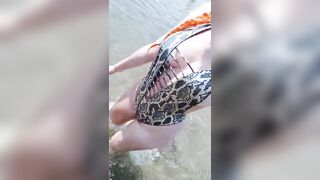 Rossa italiana fica Slefie al mare in costume Video OF