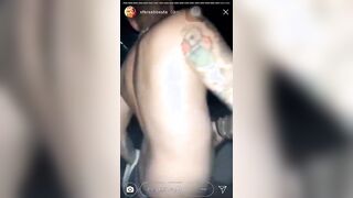 Sferaebbasta palpa le tettone in disco a Naomi De Crescenzo