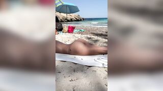 Milf italiana fica Nuda in spiaggia
