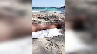 Milf italiana fica Nuda in spiaggia