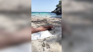 Milf italiana fica Nuda in spiaggia