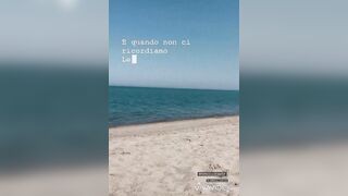 Rosy Maggiulli al mare con le amiche