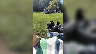 Nessuno si accorge che sono senza mutandine