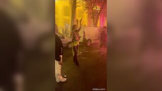 Priscilla Salerno nuda in piazza per la Salernitana rimasta in serie A