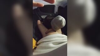 Amica porca finalmente mi fa un bocchino in macchina