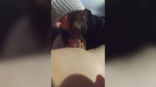 Amica porca finalmente mi fa un bocchino in macchina