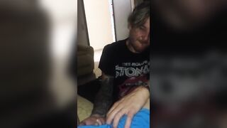 Masturbo la mia tipa e le lecco la fica