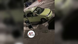 Torino fidanzata beccata in macchina a fare pompino al suo ragazzo