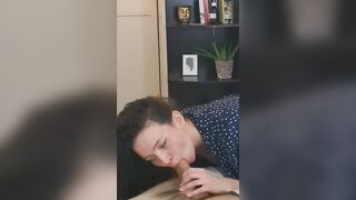 Giovane ragazza italiana fica Pompino al fidanzato