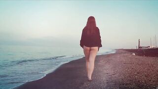 Esibizionismo al mare tettona italiana