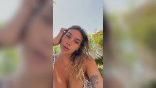 Greta Zava in bikini