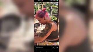 Fa tanto la fica con le ciabatte di mio padre