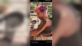 Fa tanto la fica con le ciabatte di mio padre