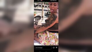 Fa tanto la fica con le ciabatte di mio padre