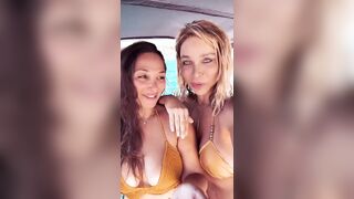 Vittoria Schisano in bikini in vacanza