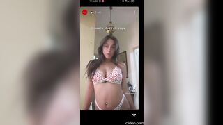 Noemi bikini Tiktok