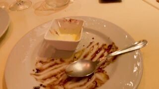Al ristorante senza mutandine