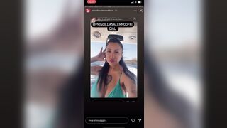 Priscilla Salerno in relax in barca