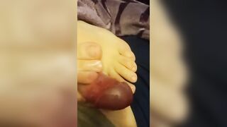 Piacevole massaggio coi suoi piedi