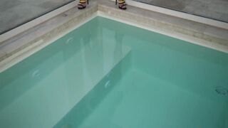 Giusyblondie hot in piscina