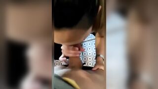 Ho mal di gola mi dai lo sciroppo amore