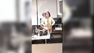 Video porno CERIGNOLA Amanti che scopano in ufficio