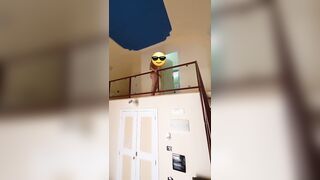 Esce dal bagno come una regina