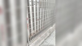 Esibizionismo aspettando traghetto a Ravenna