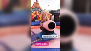 Lara De Santis giochi erotici montando cazzone