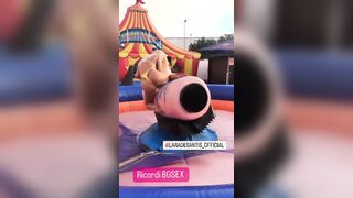 Lara De Santis giochi erotici montando cazzone