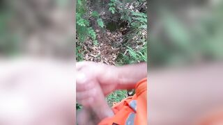 Mi svuoto i coglioni nel bosco