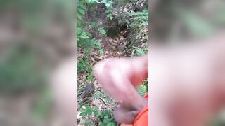 Mi svuoto i coglioni nel bosco