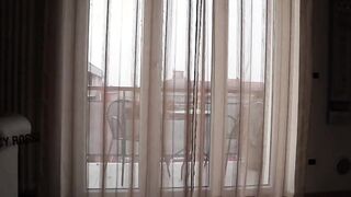 Francy si masturba sul balcone
