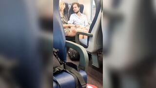 Coppia arrapata in treno Spy