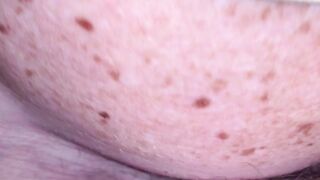 Se lo mette dentro e inizia a scoparmi