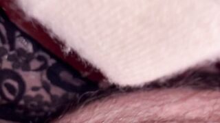 Se lo mette dentro e inizia a scoparmi