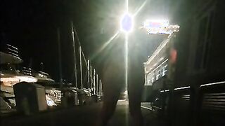 Esibizionismo sul molo