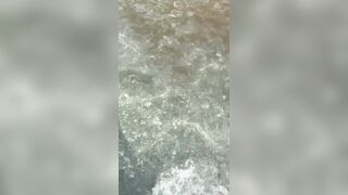 Meglio il mare o la moglie?