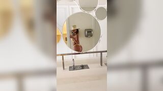 Paola Saulino Selfie allo specchio