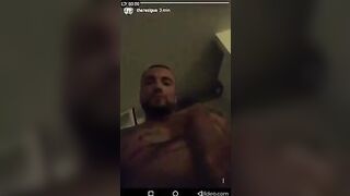 Gue Pequeno si sega il cazzo con una fans